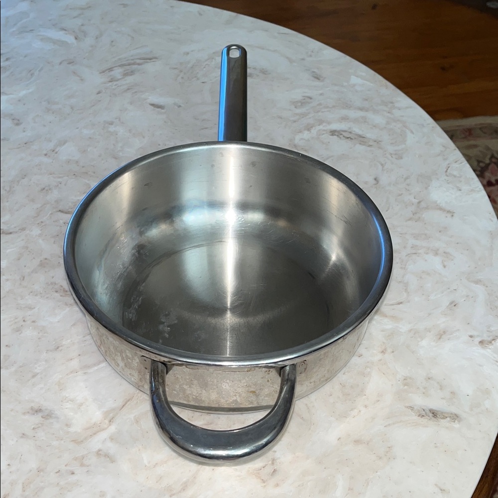 Stainless Steel Saucepan with Handle